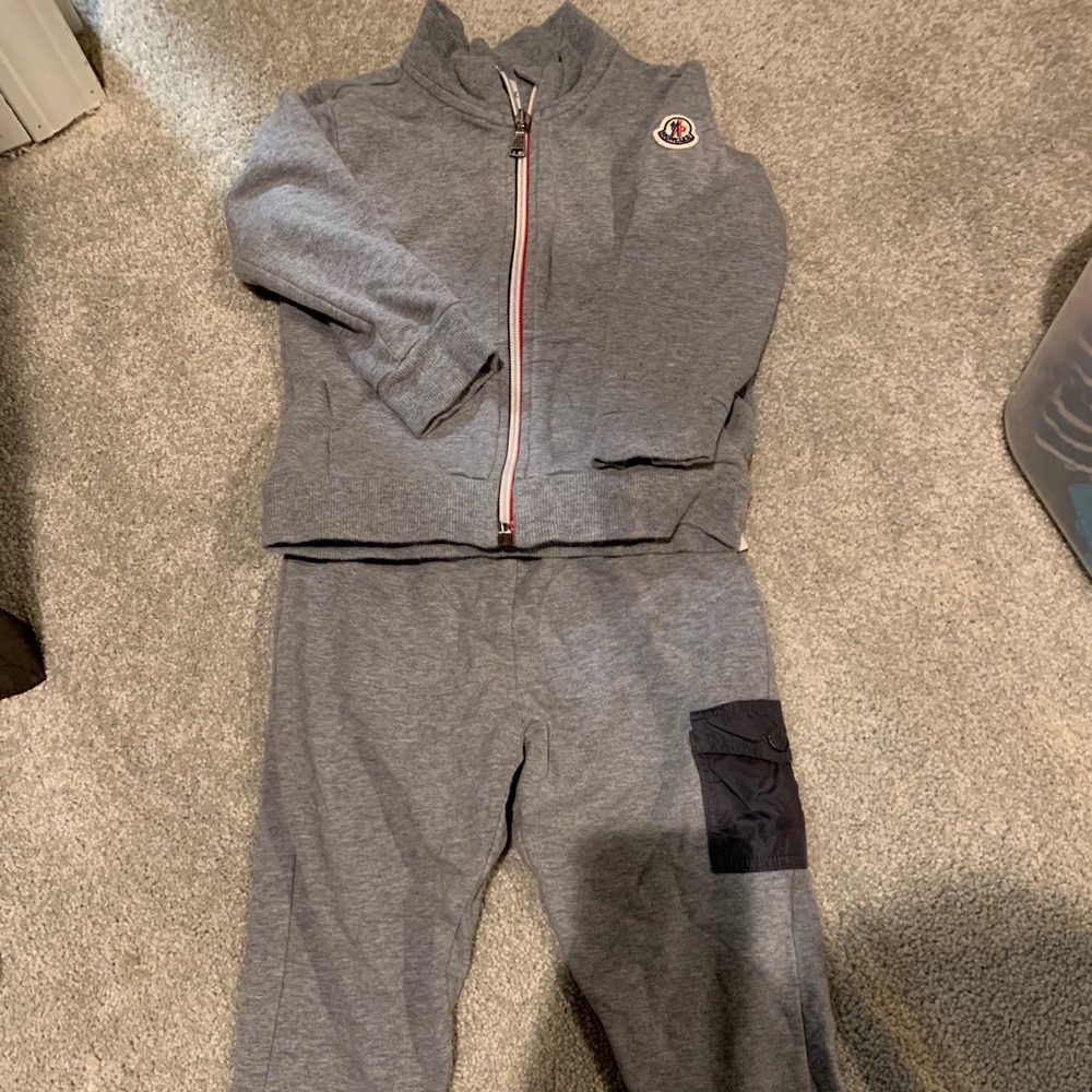 Moncler boys tracksuit in grey.